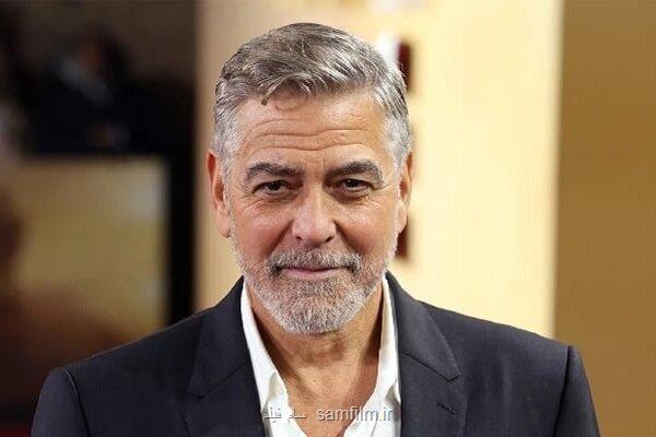کلونی و همسرش در مقابل کاخ سفید